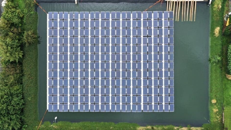Floating solar panels on water reservoir