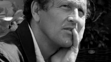 Monty_Don_at_the_Hampton_Court_Flower_Show_in_2011_(cropped)
