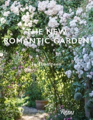 Book cover for 'The New Romantic Garden: Classic Inspiration, Modern Mood'